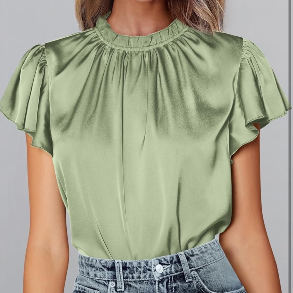 ⭐️3 for $12⭐️  Green Satin Blouse - Picture 3 of 5